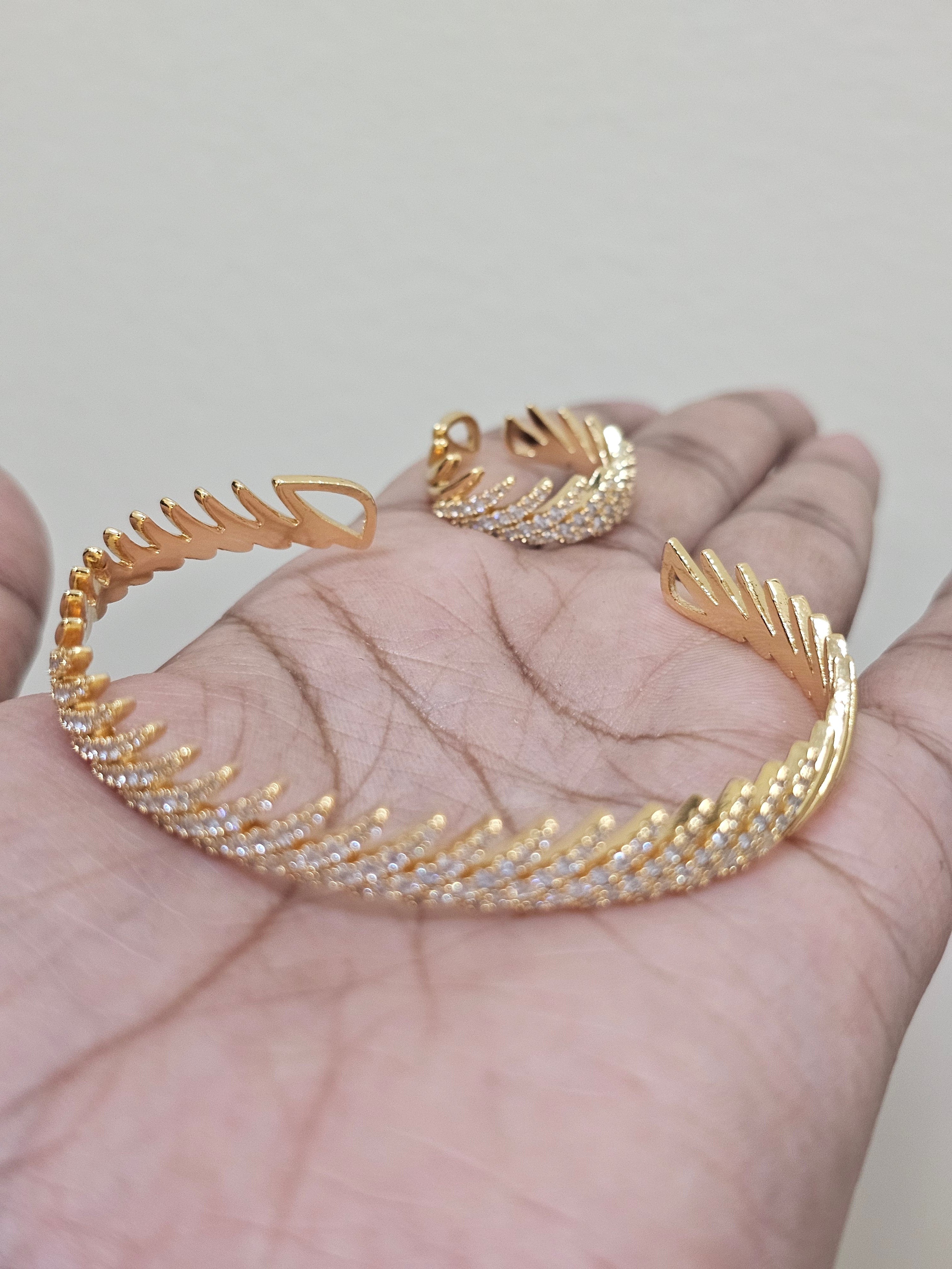 Chevron leaf bangle-ring set