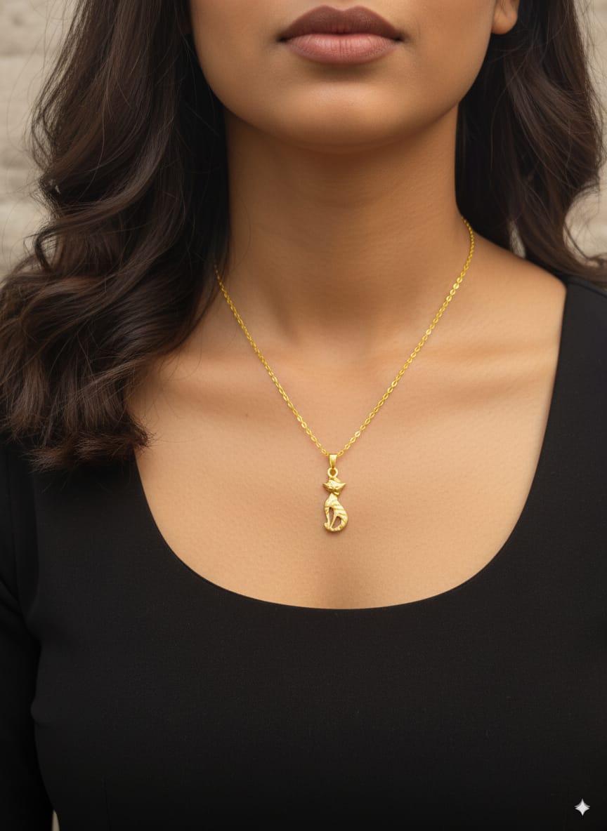 Cat pendant necklace