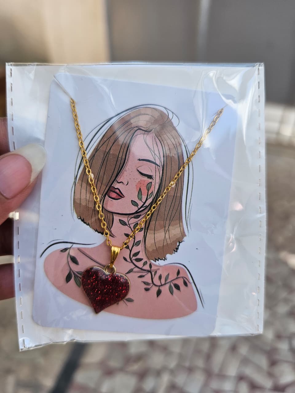 Glitter heart pendant chain