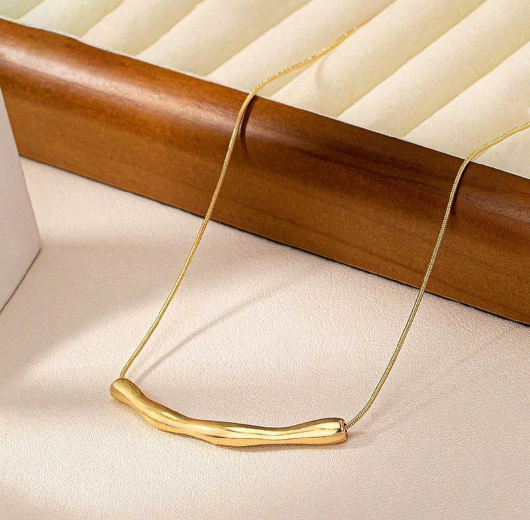 Wavy bar minimal chain necklace