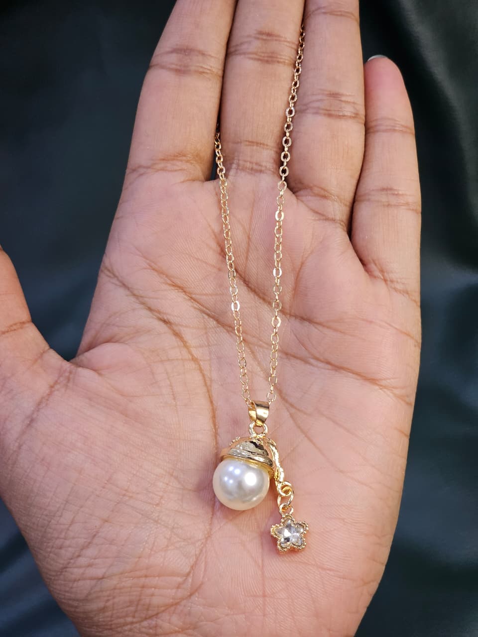 Single pearl necklace for women