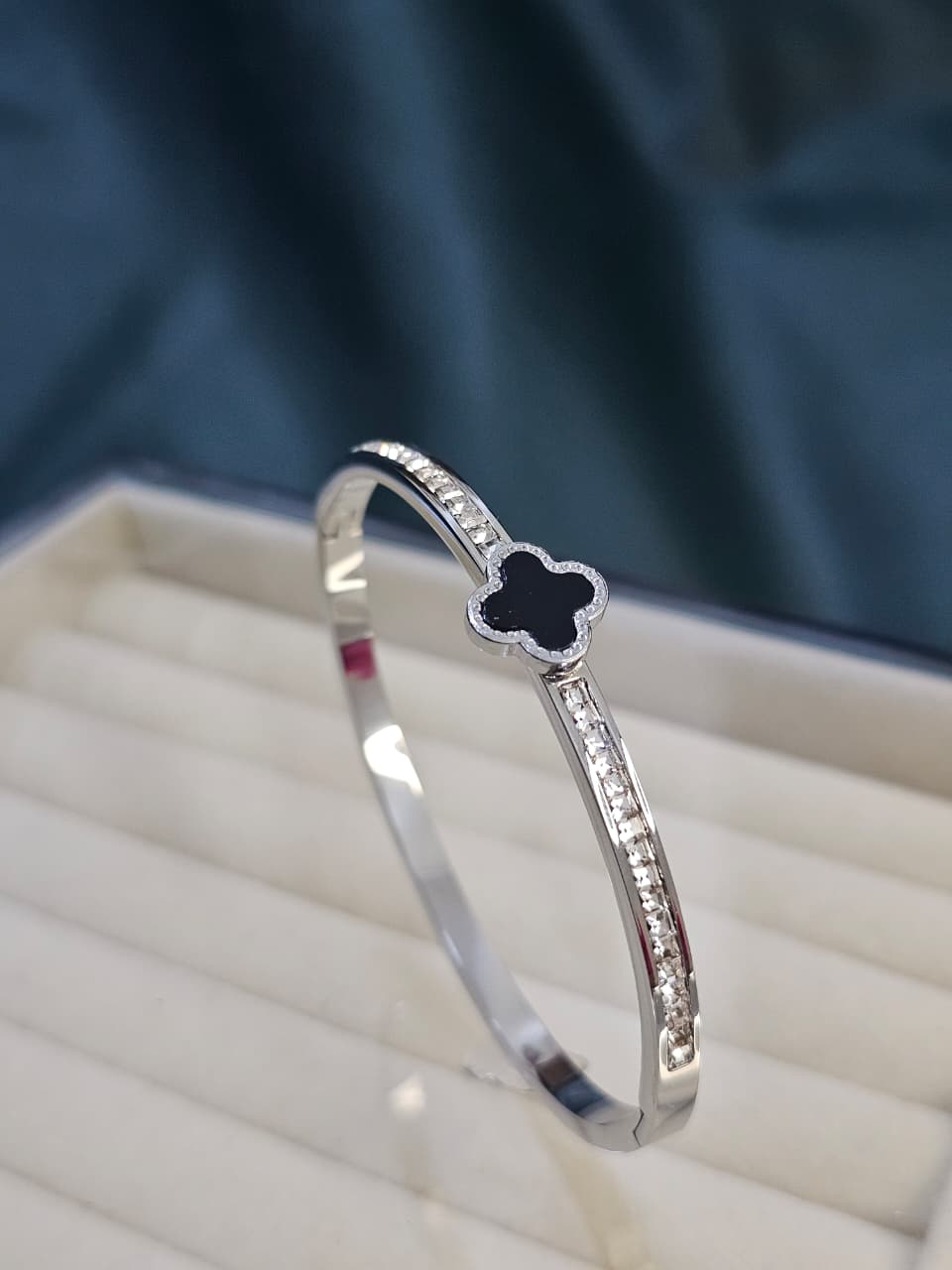 Clover lucky bangle bracelet