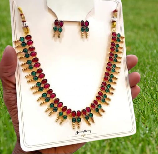 Multi color necklace