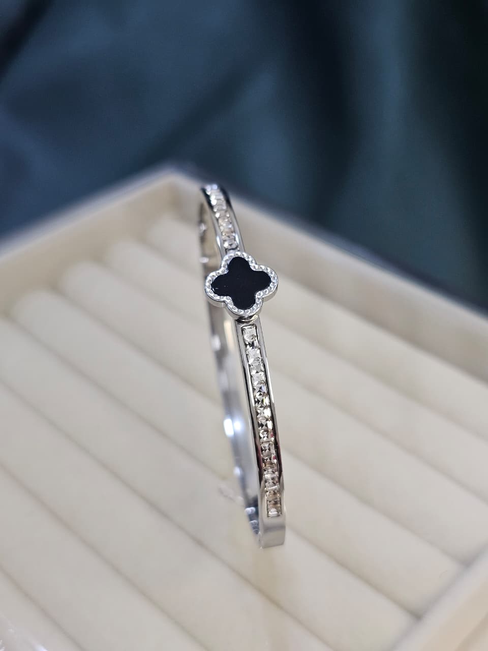 Clover lucky bangle bracelet
