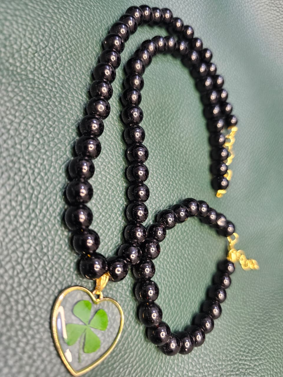 Black beads heart pendant necklace