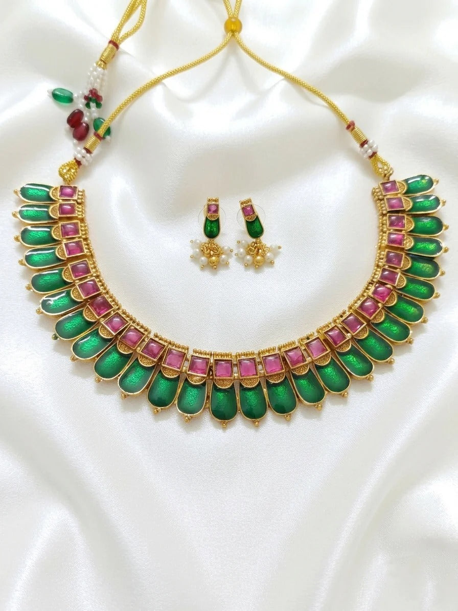 Nagapadam necklace set