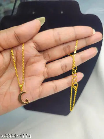 Halfmoon pendant chain